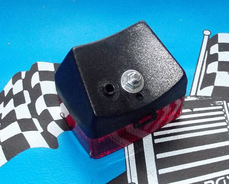 Rücklicht Hercules PUCH ZÜNDAPP KREIDLER Mofa Moped universal 6/12V mit E-PRÜFZ.