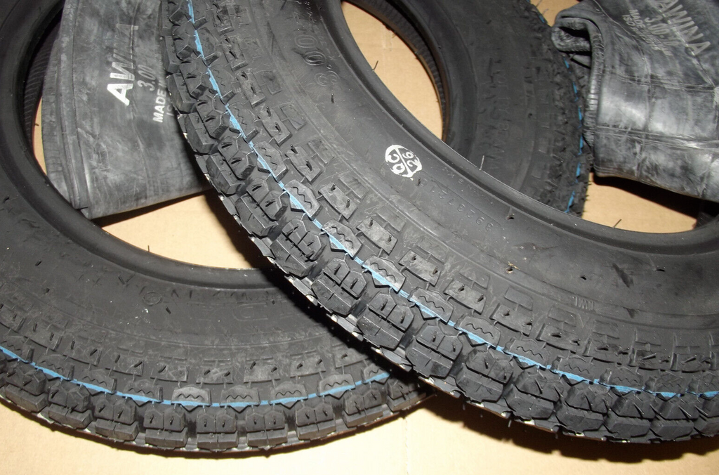 kenda K303A 42J Reifen + Schlauch 90° Satz 3.00 - 10 Zoll für ROLLER MOFA MOPED