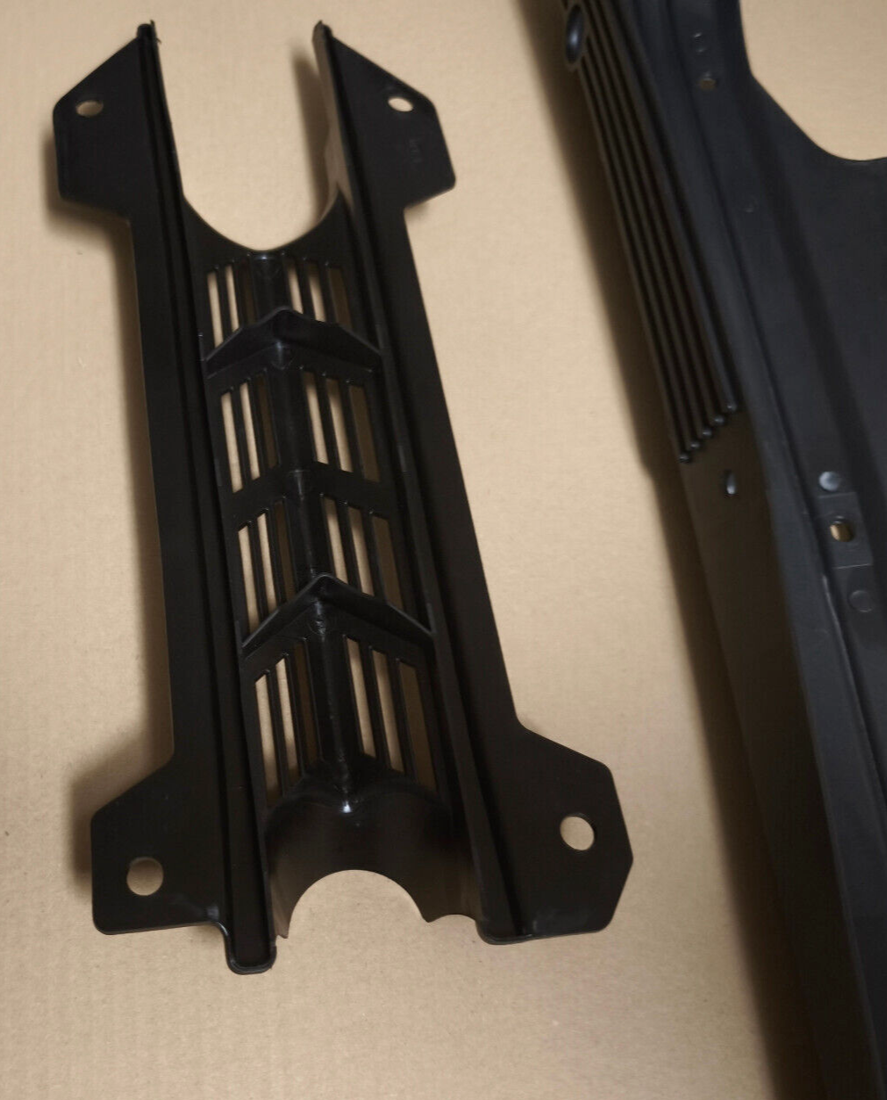 Hercules Prima Optima Trittbretter  Seitenverkleidung Deckel Trittbrett Rahmen