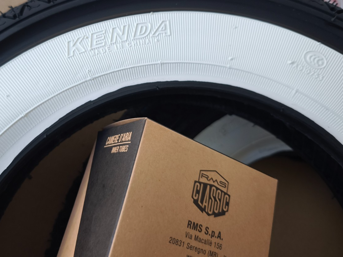 2 Reifen 3.00-10 Kenda Weißwand + 2 Schlauch 90 ° Vespa 50 SPECIAL PK 50 ROLLER