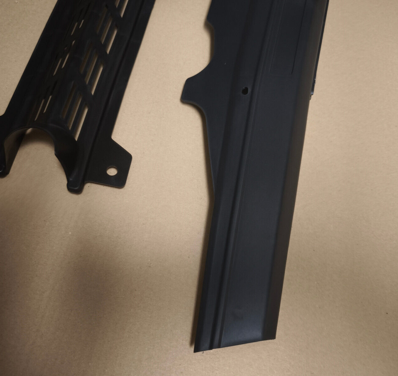 Hercules Prima Optima Trittbretter  Seitenverkleidung Deckel Trittbrett Rahmen