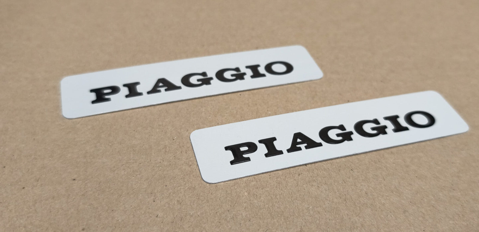 2 Tank Alu Typenschild 120x33 Schriftzug Logo Emblem Piaggio Vespa Ciao Bravo Si