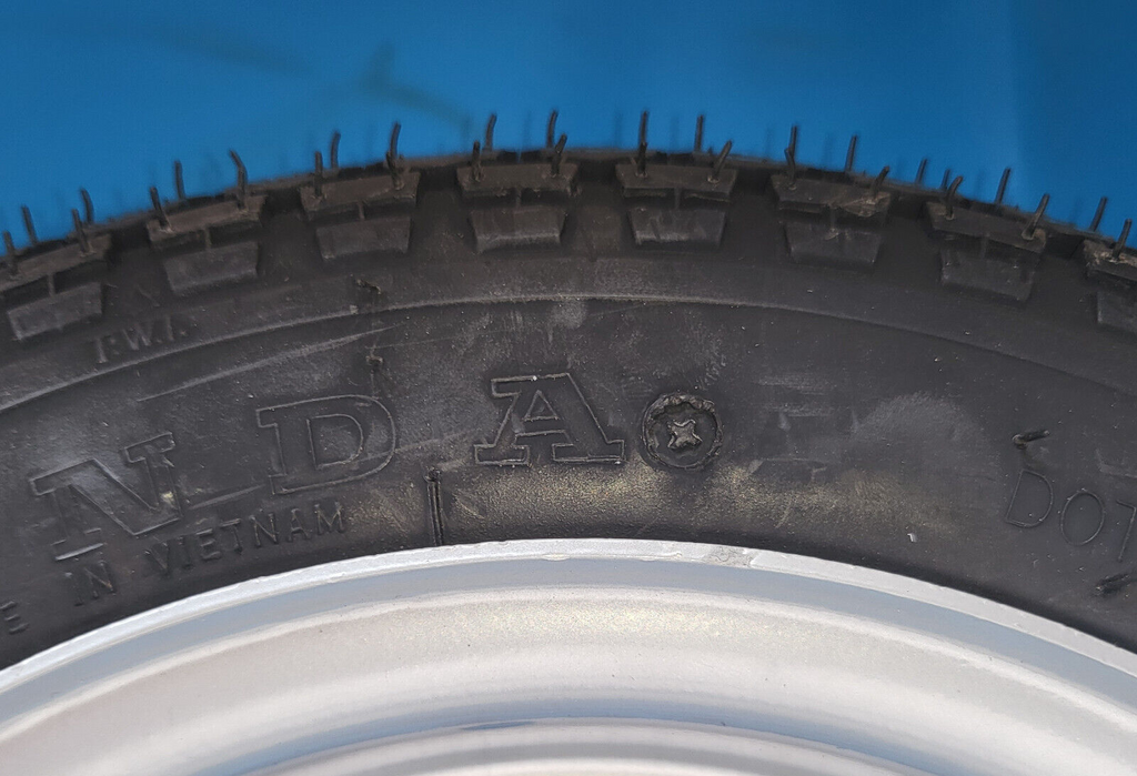 Komplettrad mit KENDA Reifen auf Felge Vespa 3,00x10 Vespa 50 – 125 Primaver