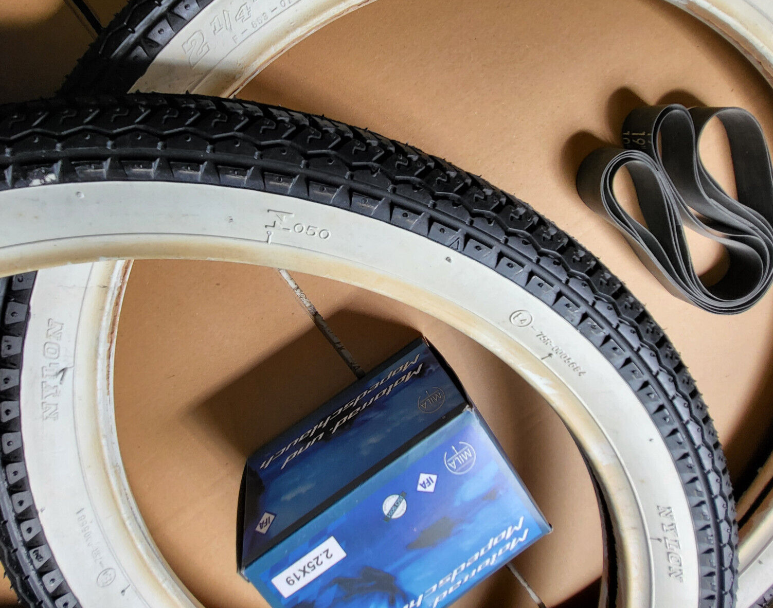 Weisswand Reifen SET 2 1/4-17 30 N Schlauch Mofa Puch Zündapp Hercules Kreidler