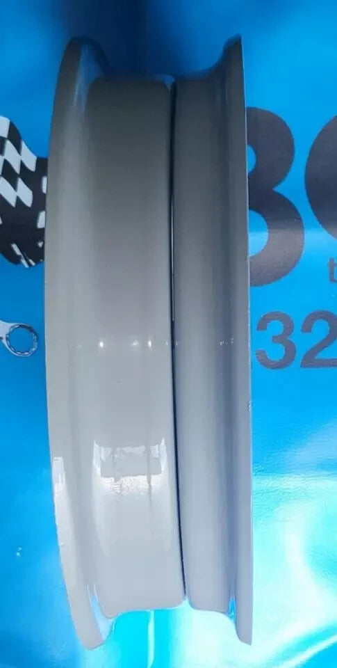 Vespa Felge 2.10 10" Zoll 3.50-10 3.00-10 PK PX 80 125 150 200 T5 silber grau