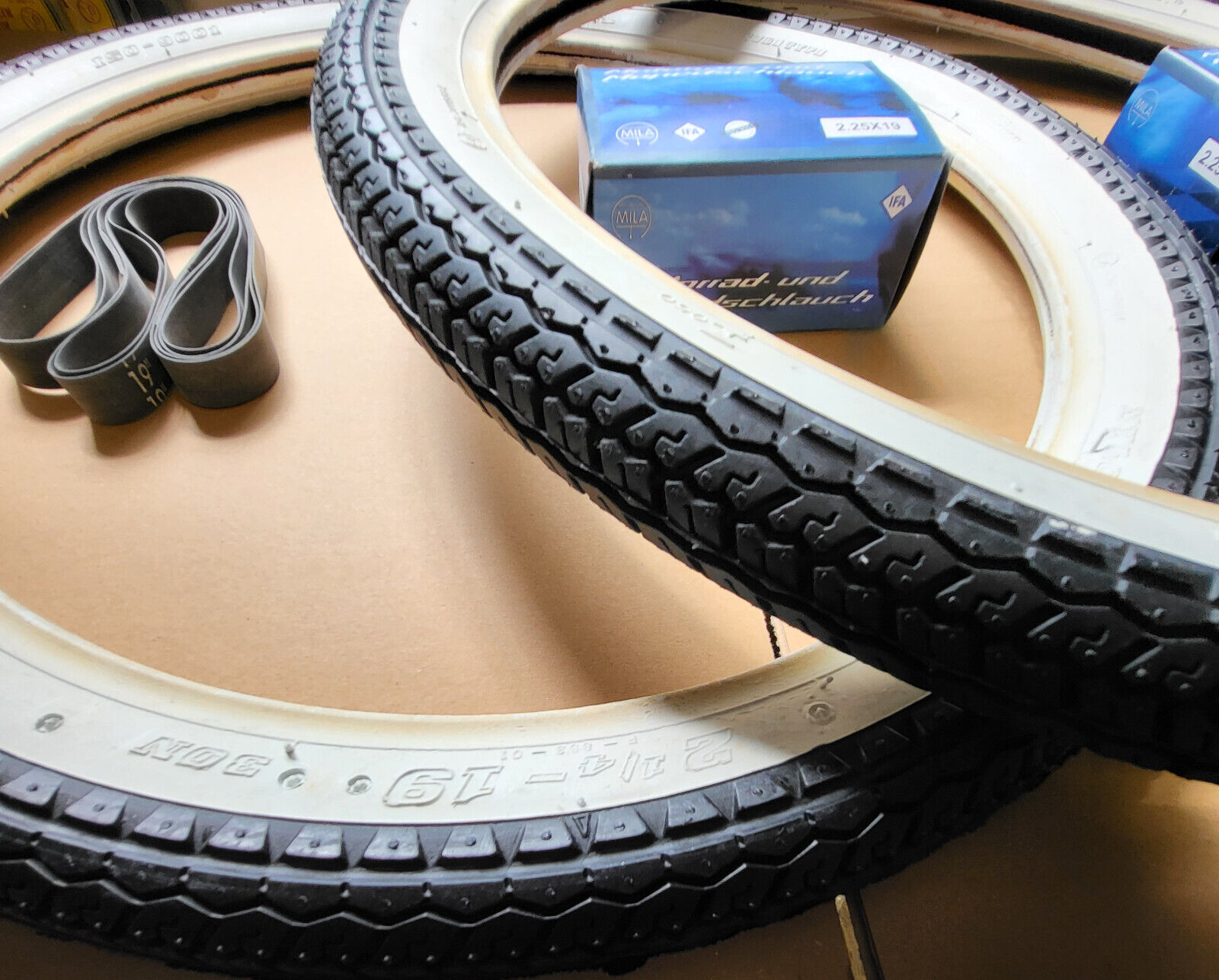 Weisswand Reifen SET 2 1/4-19 30 N Schlauch Mofa Puch Zündapp Hercules Kreidler